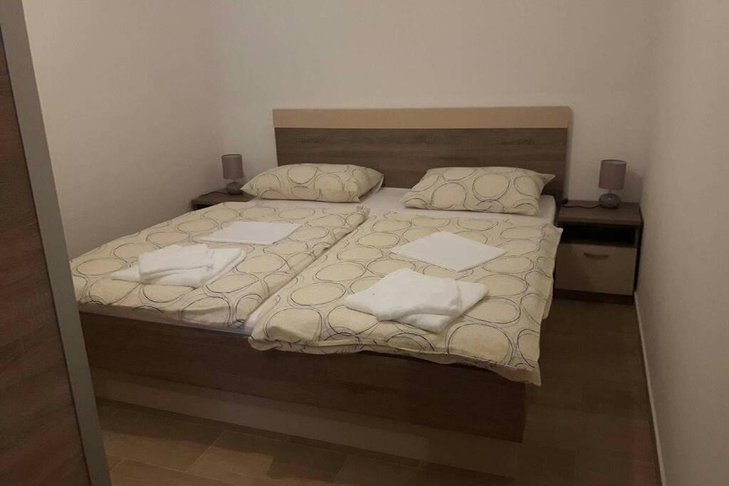 Apartman Jercic Apartamento Dugi Rat Exterior foto